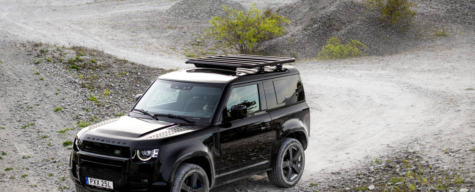 Thule Caprock Roof Platforms - Luggage Solution for Non-Standard Sizes