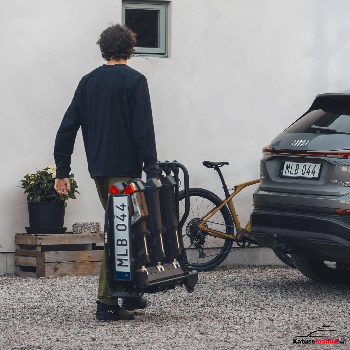 Thule EasyFold 3 | 3 bike | 13-pin, 945100 Thule EasyFold 3 | 3 bike | 13-pin, 945100