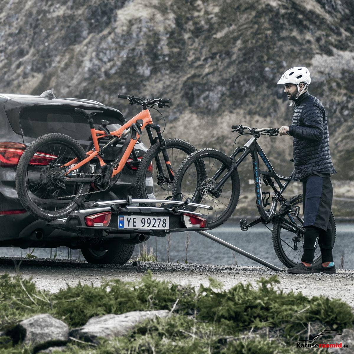 Thule VeloSpace XT Black | 2 jalgratast | 13-pin