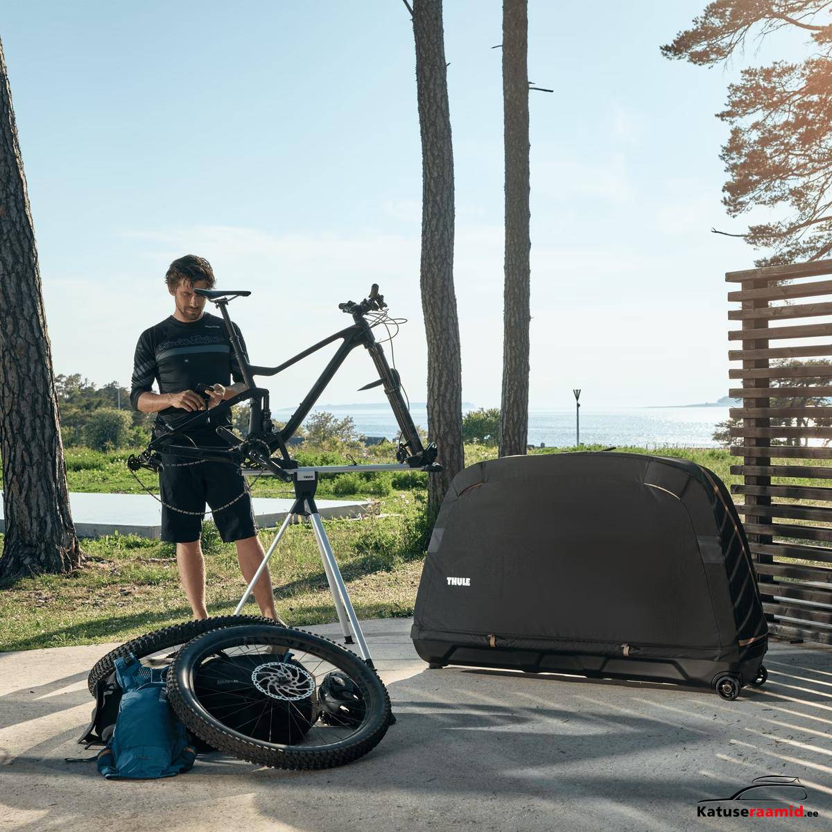 Thule RoundTrip MTB Bike Travel Case