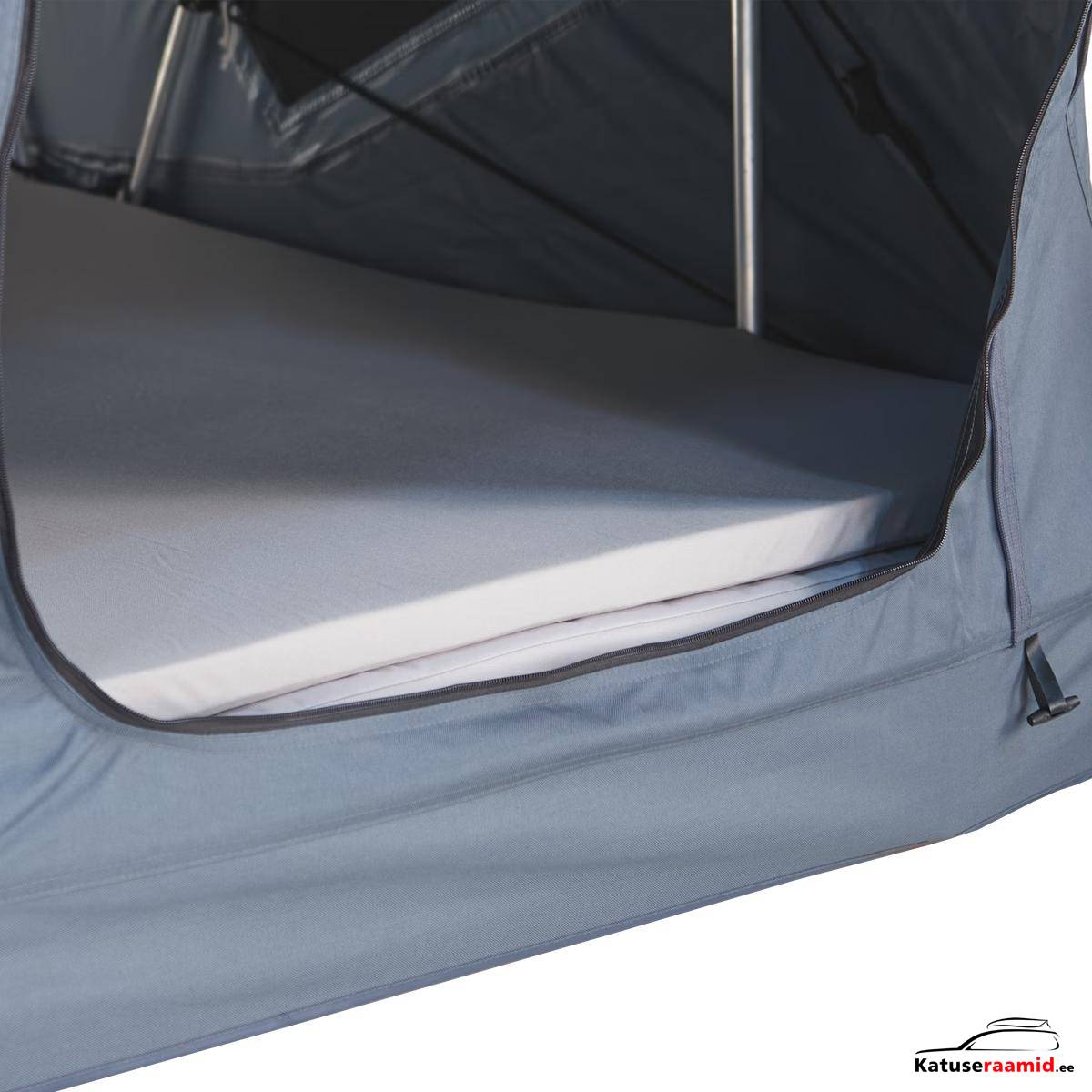 Thule Outset and Thule Approach mattress topper M