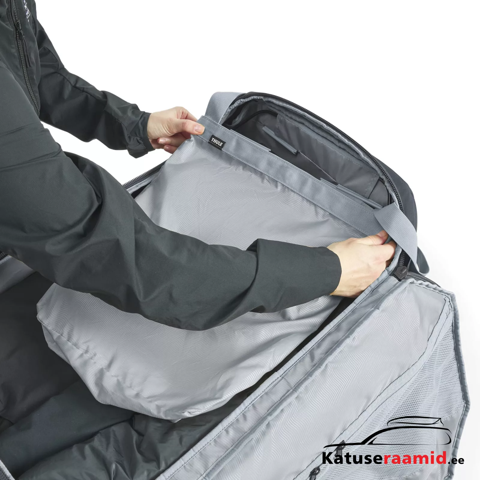 Thule EnRoute 90L rolling duffel, 3205613 Thule EnRoute 90L rolling duffel, 3205613